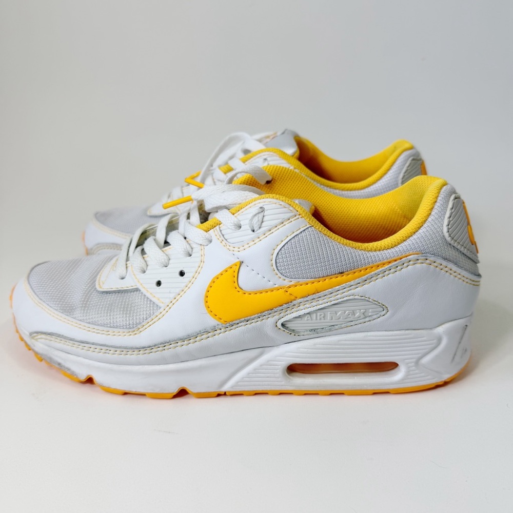 Nike Airmax 90 Men’s White Laser Orange Sneakers Size 11
